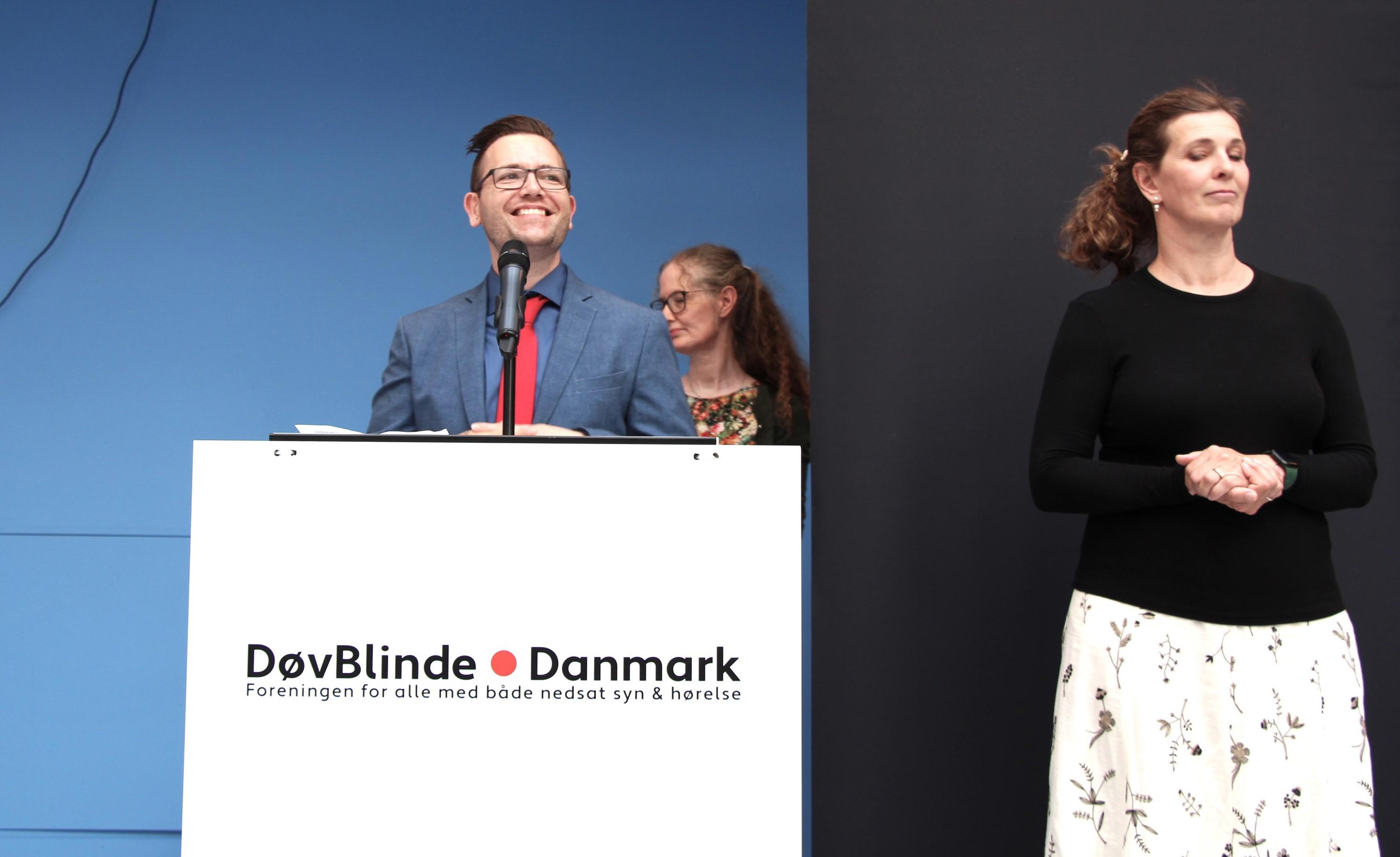 Jackie på talerstolen